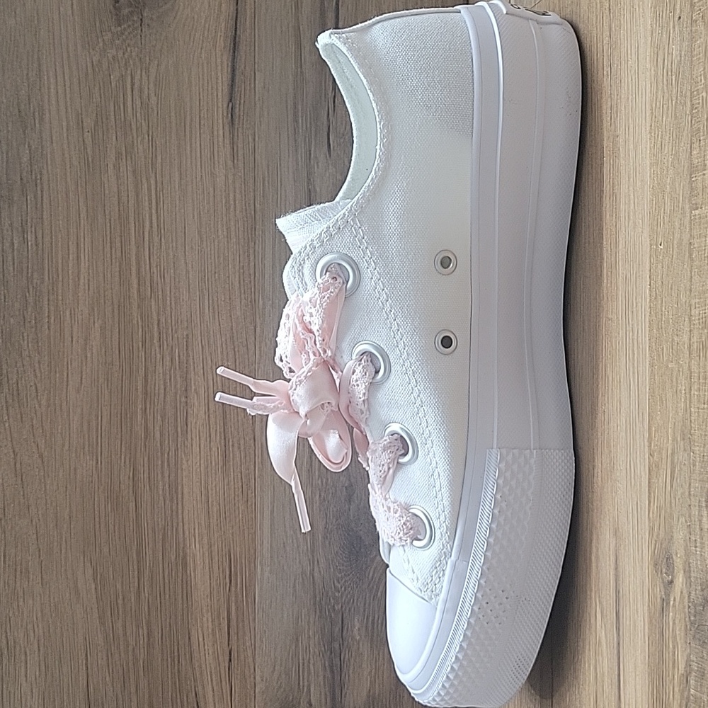 Converse platform Brand new in the box. - Picture 7 of 13